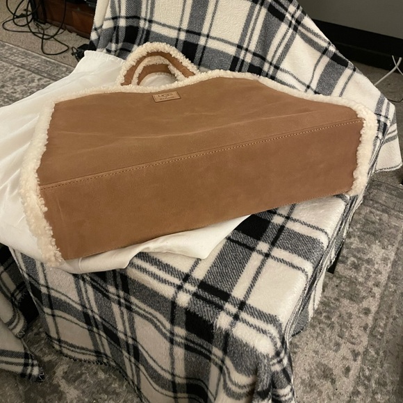 NEVER USED TELFAR X UGG COLLAB MEDIUM BAG - Picture 5 of 11